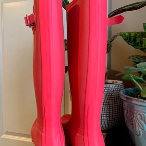 Hunter boots. Pink size 38 EU/7 (US). New!